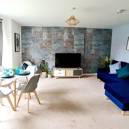 Stylish 2 Bedroom Apartment / Free Gated Parking Glasgow Exteriör bild