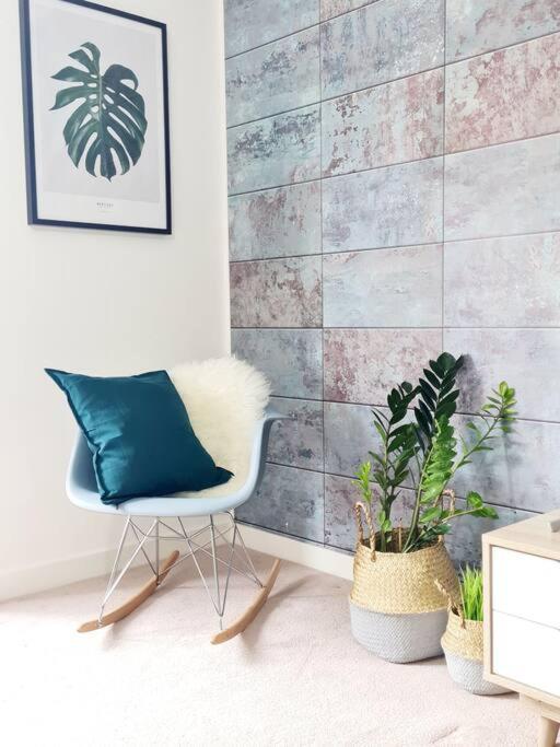 Stylish 2 Bedroom Apartment / Free Gated Parking Glasgow Exteriör bild